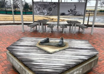 DEVELAN ESTATUA DE JACKIE ROBINSON TRAS SEIS MESES DESAPARECIDA