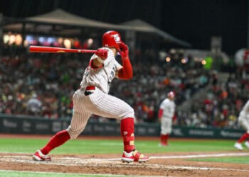 DIABLOS ROJOS DEL MÉXICO ADELANTAN A PERICOS EN PLAYOFFS