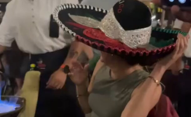 AVIENTAN GRANADA A RESTAURANTE REPLETO DE CLIENTES EN GUANAJUATO 1 AVIENTAN GRANADA A RESTAURANTE REPLETO DE CLIENTES EN GUANAJUATO