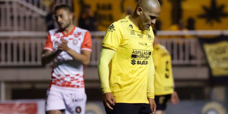 SUAZO SUFRE GRAVE LESIÓN Y PERDERÁ EL RESTO DE LA TEMPORADA 1 SUAZO SUFRE GRAVE LESIÓN Y PERDERÁ EL RESTO DE LA TEMPORADA