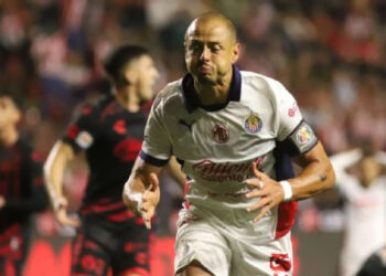 JAVIER ‘CHICHARITO’ HERNÁNDEZ SIGUE SIN ENTRENAR AL MÁXIMO NIVEL EN CHIVAS