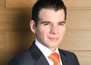 DESIGNAN A ‘MIKE’ FLORES COORDINADOR DE MC EN PRÓXIMA LEGISLATURA