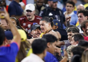 CINCO JUGADORES DE URUGUAY SUSPENDIDOS PARA EL REINICIO DE LAS ELIMINATORIAS