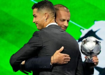 CRISTIANO RONALDO RECIBE PREMIO ESPECIAL EN LA CHAMPIONS LEAGUE