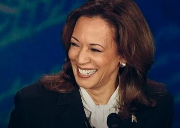 GANA KAMALA DEBATE; TRUMP DICE QUE MIGRANTES COMEN MASCOTAS