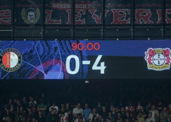 FEYENOORD ES GOLEADO POR EL BAYER LEVERKUSEN