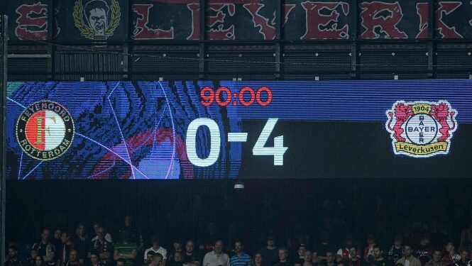 FEYENOORD ES GOLEADO POR EL BAYER LEVERKUSEN 1 FEYENOORD ES GOLEADO POR EL BAYER LEVERKUSEN