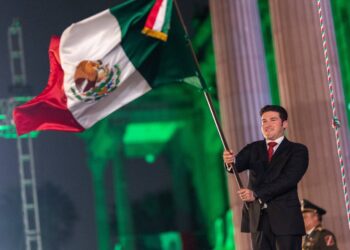 DA SAMUEL GRITO POR 200 AÑOS DE NL