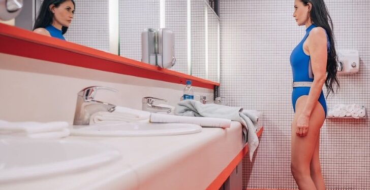 ‘CUIDARNOS NOS GENERA ESTRÉS’: DEMI MOORE HABLA SOBRE SU PELÍCULA ‘LA SUSTANCIA’