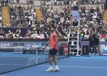 ALCARAZ PROTESTA DURANTE EL ABIERTO DE CHINA: “NO PUEDO JUGAR ASÍ”
