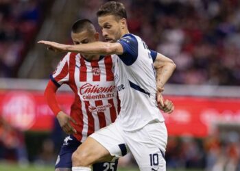SE TRAEN RAYADOS EMPATE CON APUROS