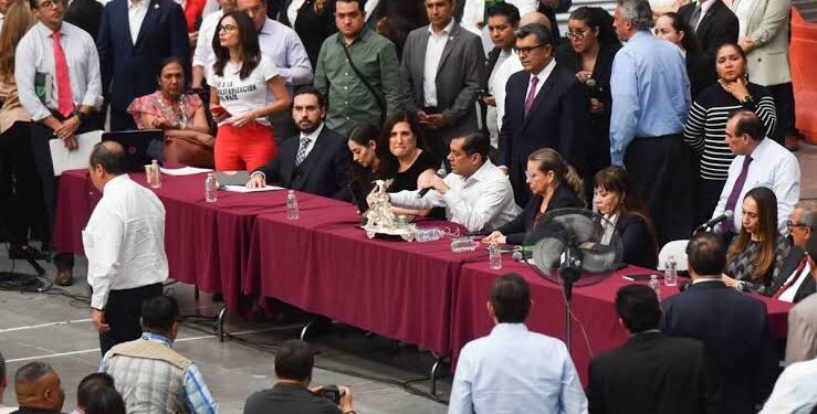 APRUEBAN MORENA Y ALIADOS REFORMA JUDICIAL; VA AL SENADO