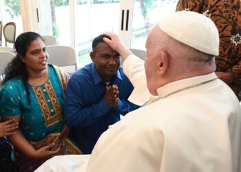 EL PAPA FRANCISCO LLEGA A YAKARTA PARA PROMOVER LA FE Y LA FRATERNIDAD