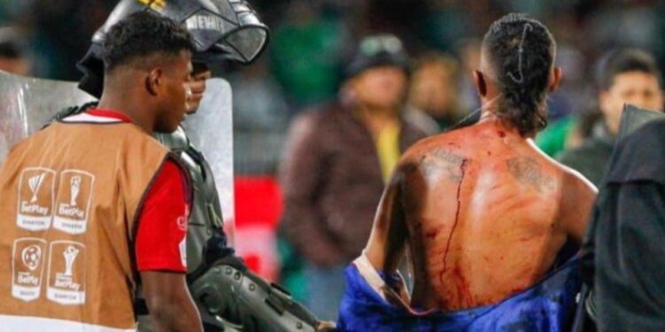 INCIDENTES SUSPENDEN PARTIDO ENTRE NACIONAL Y JUNIOR