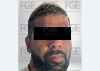 VINCULAN A EXTRANJERO QUE ARROJO A PERRO DE EDIFICIO EN CANCÚN