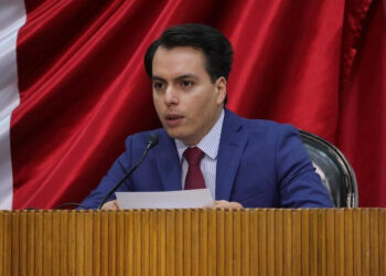 Y AHORA OFICIAL MAYOR RETRASA RENUNCIAS A LA MESA DIRECTIVA