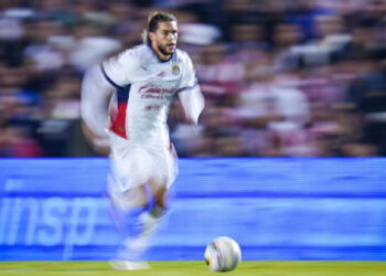 CADE COWELL, CONVOCADO POR ESTADOS UNIDOS EN MEDIO DE RUMORES SOBRE CHIVAS