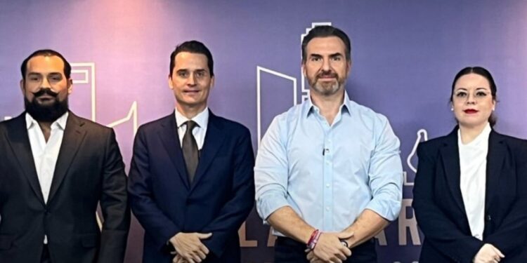 SE VA EQUIPO DE ADRIÁN DE GIRA A WASHINGTON 1 SE VA EQUIPO DE ADRIÁN DE GIRA A WASHINGTON