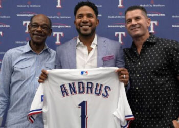 ELVIS ANDRUS ANUNCIA SU RETIRO TRAS 15 TEMPORADAS EN MLB