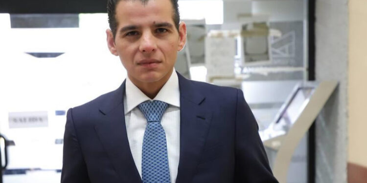 PRESENTA MIKE FLORES ACUERDO PARA QUE EMPLEADOS DEL CONGRESO RECIBAN SUELDO