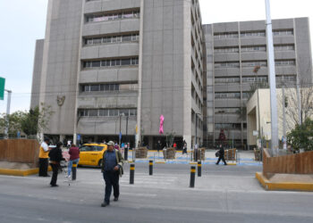 DA IMSS A PACIENTE LIMPIADOR MULTIUSOS ¡EN LUGAR DE AGUA DE JAMAICA!