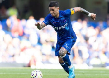 ENZO FERNÁNDEZ NO SERÁ SANCIONADO POR LA FA POR CÁNTICO RACISTA