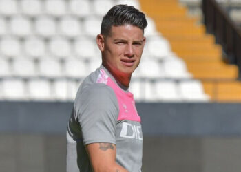 JAMES RODRÍGUEZ ENTRENA CON EL RAYO VALLECANO Y SE ACERCA SU DEBUT