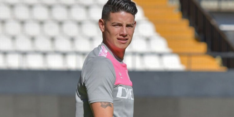 JAMES RODRÍGUEZ ENTRENA CON EL RAYO VALLECANO Y SE ACERCA SU DEBUT 1 JAMES RODRÍGUEZ ENTRENA CON EL RAYO VALLECANO Y SE ACERCA SU DEBUT