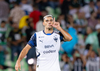 VENCE RAYADOS A SANTOS