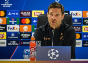 XABI ALONSO DESTACA EL POTENCIAL DE SANTI GIMÉNEZ EN CHAMPIONS