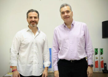 SE REÚNEN WALDO Y ADRIÁN DE LA GARZA