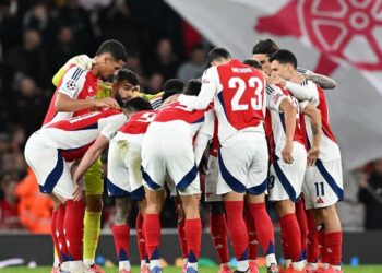 ARSENAL GANA POR LA MÍNIMA Y MANTIENE EL INVICTO