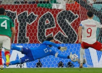 OCHOA A LA BANCA; AGUIRRE DEFINE PORTERO