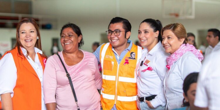 LLEVA ARRATIA BRIGADA 'DIF JUÁREZ CONTIGO'A ZONA NORTE 1 LLEVA ARRATIA BRIGADA ‘DIF JUÁREZ CONTIGO’A ZONA NORTE