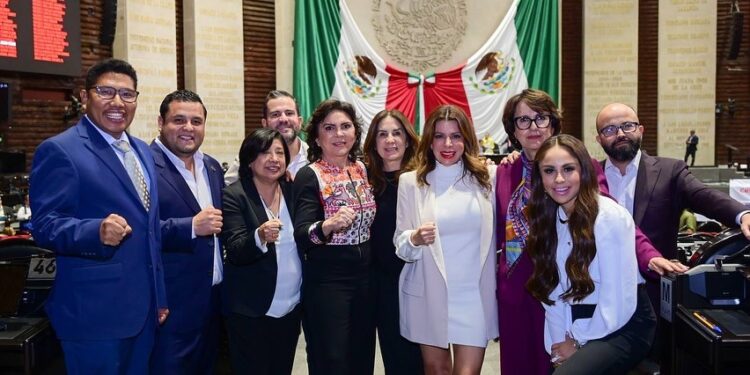 SE REÚNE GOBERNADOR CON DIPUTADOS FEDERALES 1 SE REÚNE GOBERNADOR CON DIPUTADOS FEDERALES