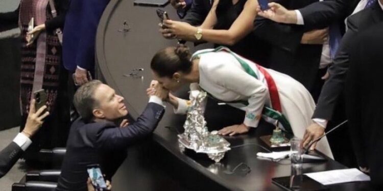 ¿PORQUÉ BESÓ SHEINBAUMLA MANO DE MANUEL VELASCO? 1 ¿PORQUÉ BESÓ SHEINBAUMLA MANO DE MANUEL VELASCO?