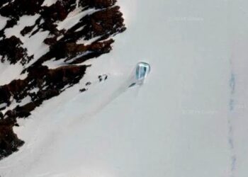 EXPERTOS EXPLICAN MISTERIOSA “PUERTA” EN LA ANTÁRTIDA