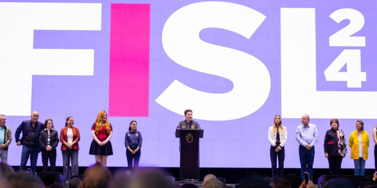 INICIA FESTIVAL SANTA LUCÍA; TENDRÁ ESPECTÁCULO DE DISNEY 1 INICIA FESTIVAL SANTA LUCÍA; TENDRÁ ESPECTÁCULO DE DISNEY