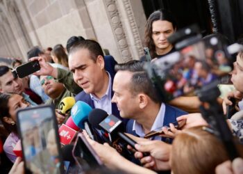 SE REÚNE SAMUEL CON DIPUTADOS; VEN AVANCES