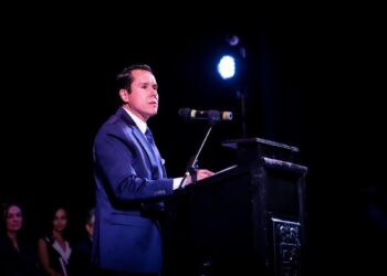 OFRECE CARRILLO PONER FIN A CONFLICTO CON EL ESTADO