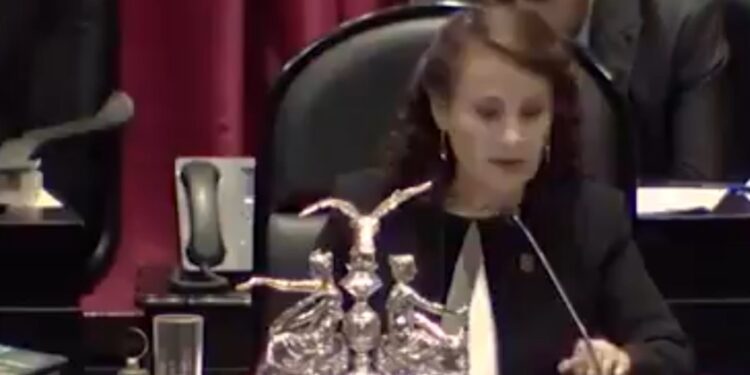 PADIERNA SE EQUIVOCA EN HOMENAJE A ‘EL TORO’ VALENZUELA