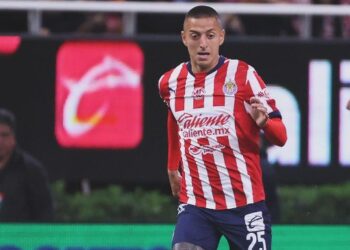 PIOJO ALVARADO PIDE DISCULPAS POR INCIDENTE CON PETARDO EN SALA DE PRENSA