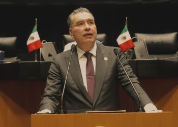 PIDE WALDO A DIPUTADOS ACTUAR SIN REGATEOS