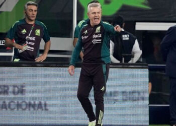 JAVIER AGUIRRE SE PREPARA PARA EL PARTIDO CONTRA ESTADOS UNIDOS