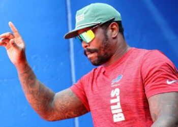 VON MILLER, JUGADOR DE LOS BILLS, SUSPENDIDO POR LA NFL