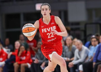 CAITLIN CLARK GANA PREMIO A LA NOVATA DEL AÑO EN LA WNBA