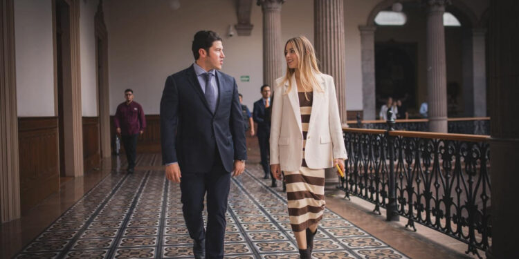 APRUEBA 73% A SAMUEL A MITAD DEL SEXENIO 1 APRUEBA 73% A SAMUEL A MITAD DEL SEXENIO