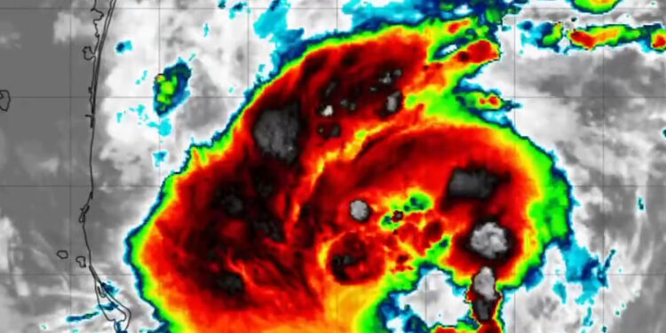ASCIENDE HURACÁN ‘MILTON’ A CATEGORÍA 4