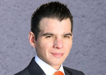 PROPONE MC ADELANTAR SESIÓN DEL CONGRESO A LAS 9:00 HORAS PARA REUNIRSE CON GOBERNADOR