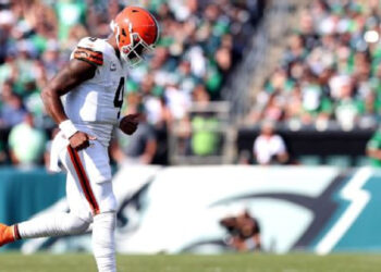 CLEVELAND BROWNS MANTIENEN A DESHAUN WATSON COMO TITULAR PARA 2024